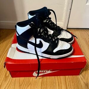 Nike Dunk Panda (Women’s)